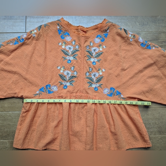 Embroidered floral boho top - Picture 3 of 7